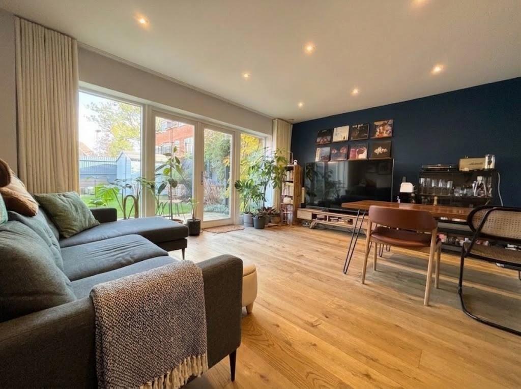 3 bed property in Tommy Flowers Mews, Mill Hill, NW7, London